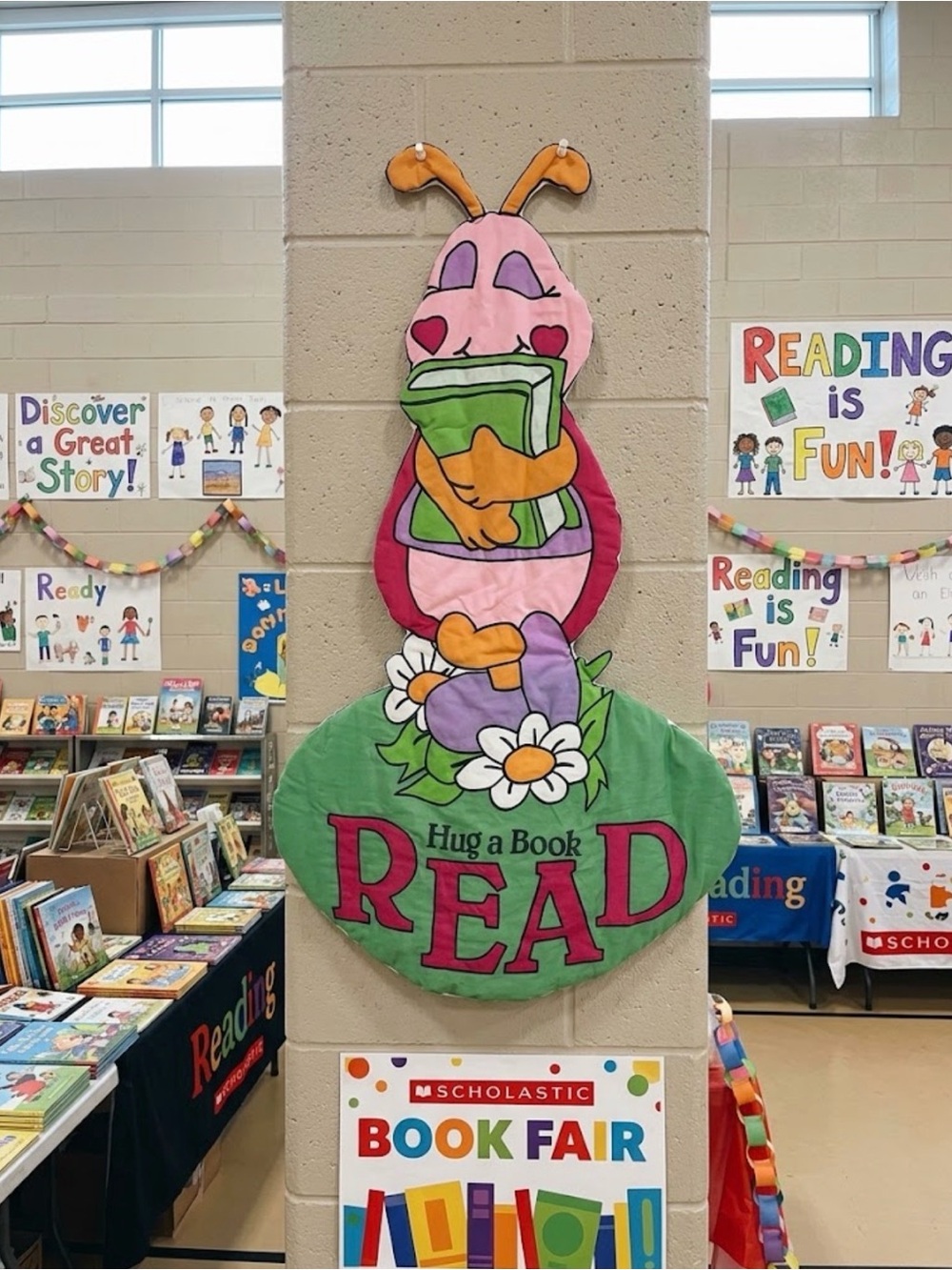 Vintage 2001 Demco Hug a Book Reading Worm Library Wall Hanging Banner Decor